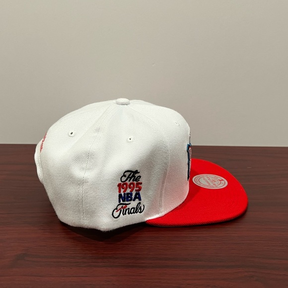 Mitchell & Ness, SnapBack Hat, Houston Rockets - Picture 2 of 8